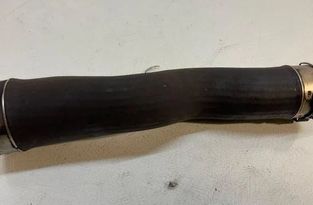 BMW 5 Series F10/F11 (2009-2017) шланг радиатора интеркулера 521108A 25726180