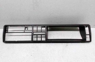 VOLKSWAGEN Jetta 2 generation (1984-1992) Отделочный щит панели  32511930