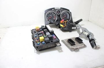 OPEL Astra H (2004-2014) Riadiaca jednotka motora 32879538