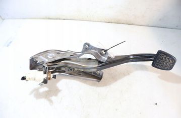 TOYOTA Yaris 4 generation (2020-2023) Педаль сцепления 32897761