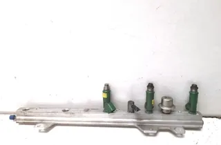 VOLVO V70 2 generation (2000-2008) Fuel Rail 0280161509 33585744