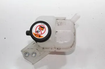 TOYOTA Yaris Cross 1 generation (2020-2023) Расширительный бак 34532730