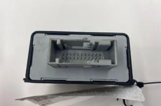 AUDI A4 B7/8E (2004-2008) Headlight Control Unit 33272177