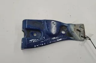 VOLKSWAGEN Passat B6 (2005-2010) Predný pravý držiak blatníka 3C0821142 33389000