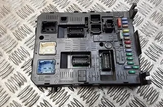 CITROËN C5 2 generation (2008-2017) Poistková skrinka 281197595 30627401