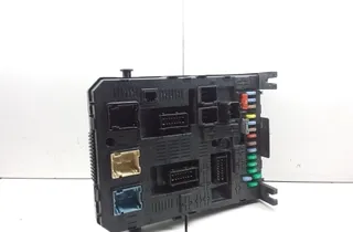 PEUGEOT 307 1 generation (2001-2008) Komfortná ovládacia jednotka 21676031,28121550,9664968980 21777200