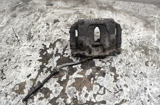 OPEL Vivaro A (2002-2006) Супорт тормозов передний левый 34496351