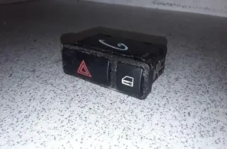 BMW 3 Series E46 (1997-2006) Tlačidlo núdzovej situácie 61318368920 33745173