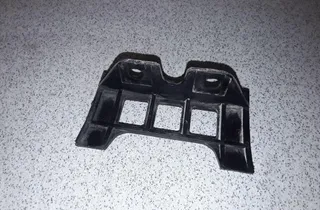 BMW 5 Series E39 (1995-2004) Rear Left Bumper Bracket 51111970389 33746219