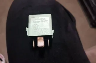 BMW 3 Series E46 (1997-2006) Реле 61368373700 33752826