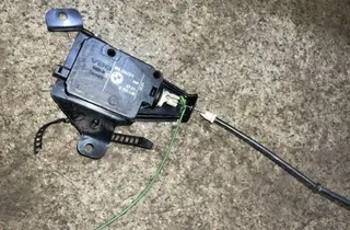 BMW 5 Series E39 (1995-2004) Замок крышки топливного бака 67118352168 33756188