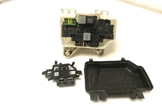 MERCEDES-BENZ C-Class W205/S205/C205 (2014-2023) Poistková skrinka A2139065706,A2055402428 32999618