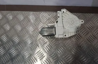 AUDI A6 C6/4F (2004-2011) Motor regulátora okna ľavých predných dverí 8K0959802B 33406427