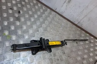 FORD Fiesta 6 generation (2008-2020) Zdvihák 8S4A17080AA 33409358