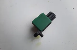 VOLKSWAGEN Passat B7 (2010-2015) Predný ľavý senzor nárazu 33410618