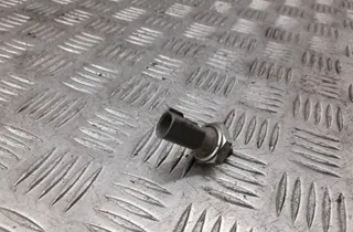 AUDI A6 C6/4F (2004-2011) Датчик давления масла 038919081P 33425227