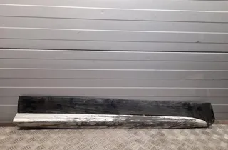 AUDI Q5 8R (2008-2017) Pravé predné dvere formovanie 80A853960A 33429093