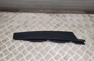 PORSCHE Cayenne 958 (2010-2018) Predný ľavý dverový okenný pásik 7P5853317 33439602