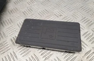 AUDI Q8 4M (2018-2024) Беспроводная зарядная станция 4N0035502B 33443398