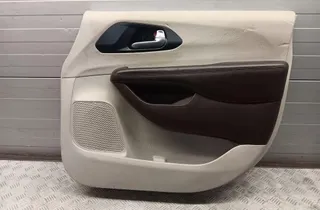 CHRYSLER Pacifica 2 generation (RU) (2016-2023) Pravý predný dverový panel 7AG951A9AA 33448862