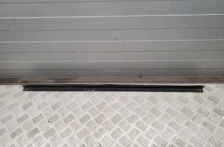 AUDI Q3 F3 (2018-2024) Predná ľavá dverná tesnenie z gumy 83A837480C 33488185