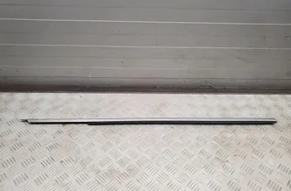 MERCEDES-BENZ E-Class W212/S212/C207/A207 (2009-2016) Predný ľavý dverový okenný pásik A2076701100 33489510