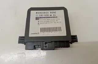 MERCEDES-BENZ C-Class W203/S203/CL203 (2000-2008) Блок управления дверей передние  правые 2038206626 33130686