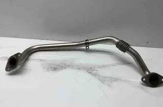 VOLKSWAGEN Passat B6 (2005-2010) Трубка рециркуляции отработавших газов 03G131521D 32605120