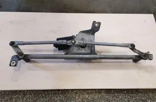 VOLKSWAGEN Polo 3 generation (1994-2002) Mechanizmus stierača predného čelného skla 33842289