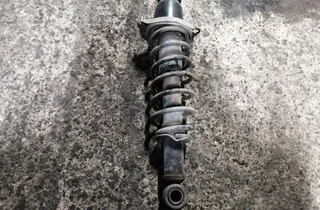 TOYOTA Avensis 2 generation (2002-2009) Ľavý zadný tlmič nárazov 33859795