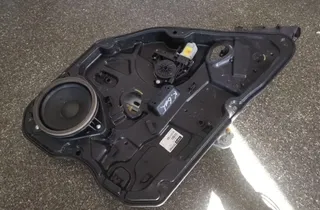 VOLVO S60 1 generation (2000-2009) Zdvíhač pravého zadného dverového okna 30784312 33860825