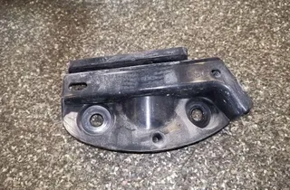 BMW 3 Series E90/E91/E92/E93 (2004-2013) Pravý zadný držiak nárazníka 7118193 33861070