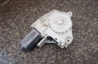 AUDI A6 C6/4F (2004-2011) Motor regulátora okna ľavých predných dverí 8K0959801B 33872531