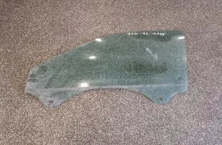 AUDI A3 8P (2003-2013) Sklo ľavých predných dverí 33875794