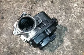 VOLKSWAGEN Passat B6 (2005-2010) EGR ventil 03L131601K 33880768