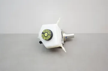 BMW 4 Series F32/F33/F36 (2013-2020) Nádrž na brzdovú kvapalinu 7851569,702619 23797757