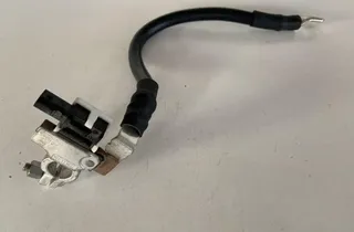 AUDI Q5 8R (2008-2017) Negatívny kábel batérie 8R0915181C 33772389