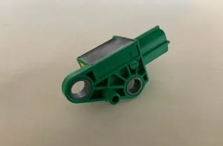 AUDI Q5 8R (2008-2017) Боковой датчик удара правый 1K0909606C 33772396