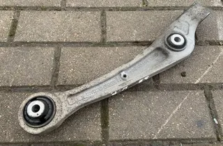 AUDI A4 B8/8K (2011-2016) Predné ramená Wishbone 8K0407155C 33772833