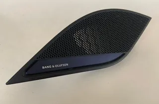 AUDI A4 B8/8K (2011-2016)  Крышка динамика 8W1857227A 33773296