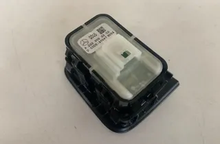 MERCEDES-BENZ C-Class W205/S205/C205 (2014-2023) Ovládače okien ľavých zadných dverí A2229052203 33776633