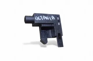 SKODA Octavia 3 generation (2013-2020) Senzor ručnej brzdy 1J0947561 33501340