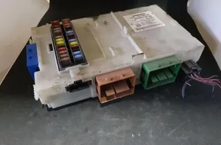 VOLVO XC60 1 generation (2008-2017) Poistková skrinka 30765624AE 34009247