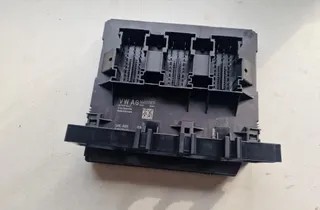 VOLKSWAGEN Passat B7 (2010-2015) Poistková skrinka 3AA937087F 34008165