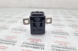 AUDI A8 D3/4E (2002-2010) Предохранитель батареи 4F0915519 33902886