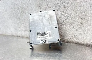 TOYOTA Yaris 2 generation (2005-2012) Riadiaca jednotka motora 8966152064 34476828