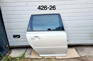 VOLVO V70 2 generation (2000-2008) Pravé zadné dvere 983042102 34049726