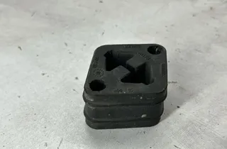 BMW 5 Series F10/F11 (2009-2017) Držiak výfukového závesu 7589950 33202202