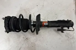 CHEVROLET Camaro 6 generation (2015-2024) Pravý predný tlmič nárazov 84421288 33701620