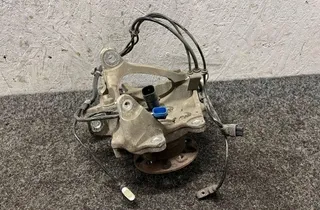 MERCEDES-BENZ AMG GT C190 (2014-2023) Ступица задняя правая A1902300,1902300 34080965